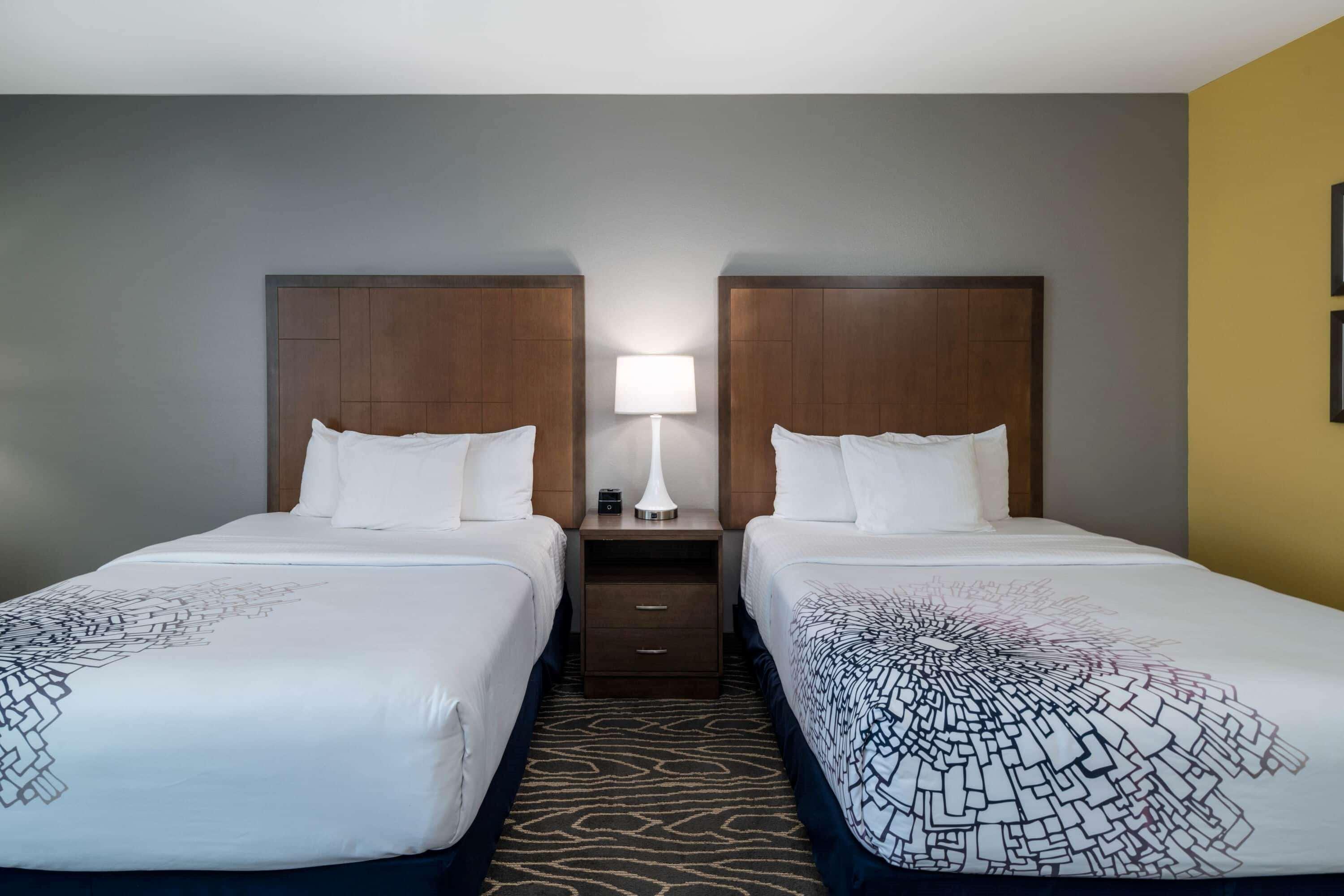 La Quinta Inn & Suites By Wyndham טיפטון מראה חיצוני תמונה