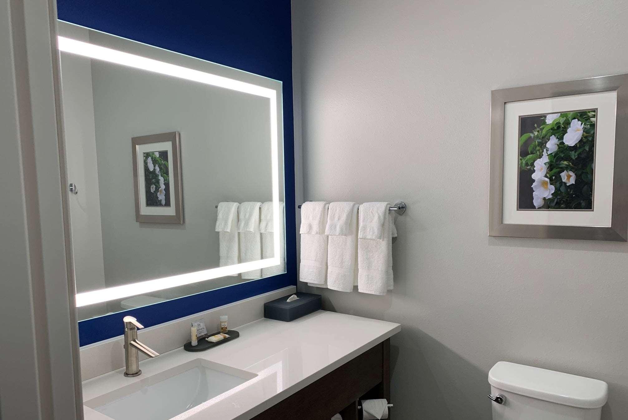 La Quinta Inn & Suites By Wyndham טיפטון מראה חיצוני תמונה
