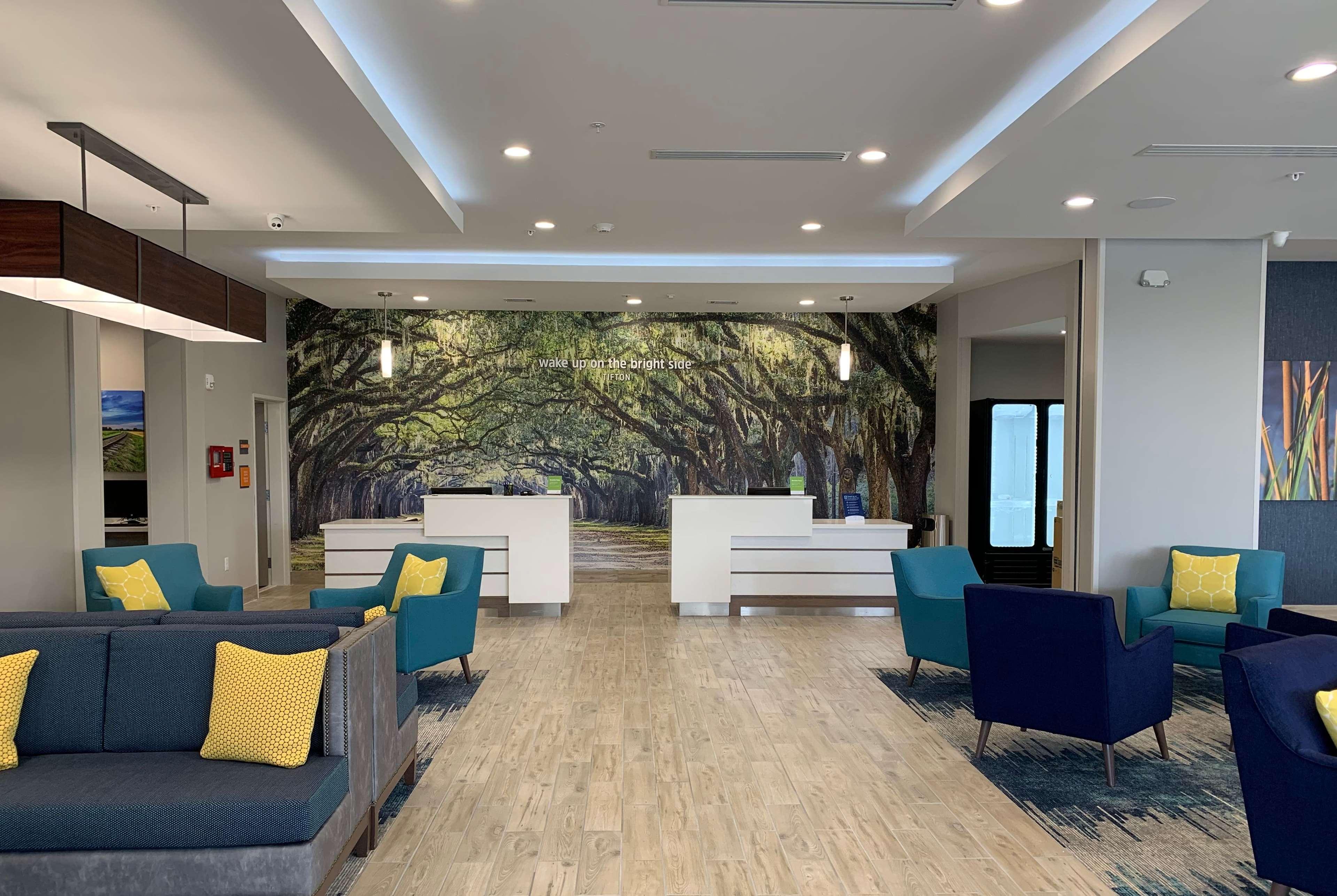 La Quinta Inn & Suites By Wyndham טיפטון מראה חיצוני תמונה