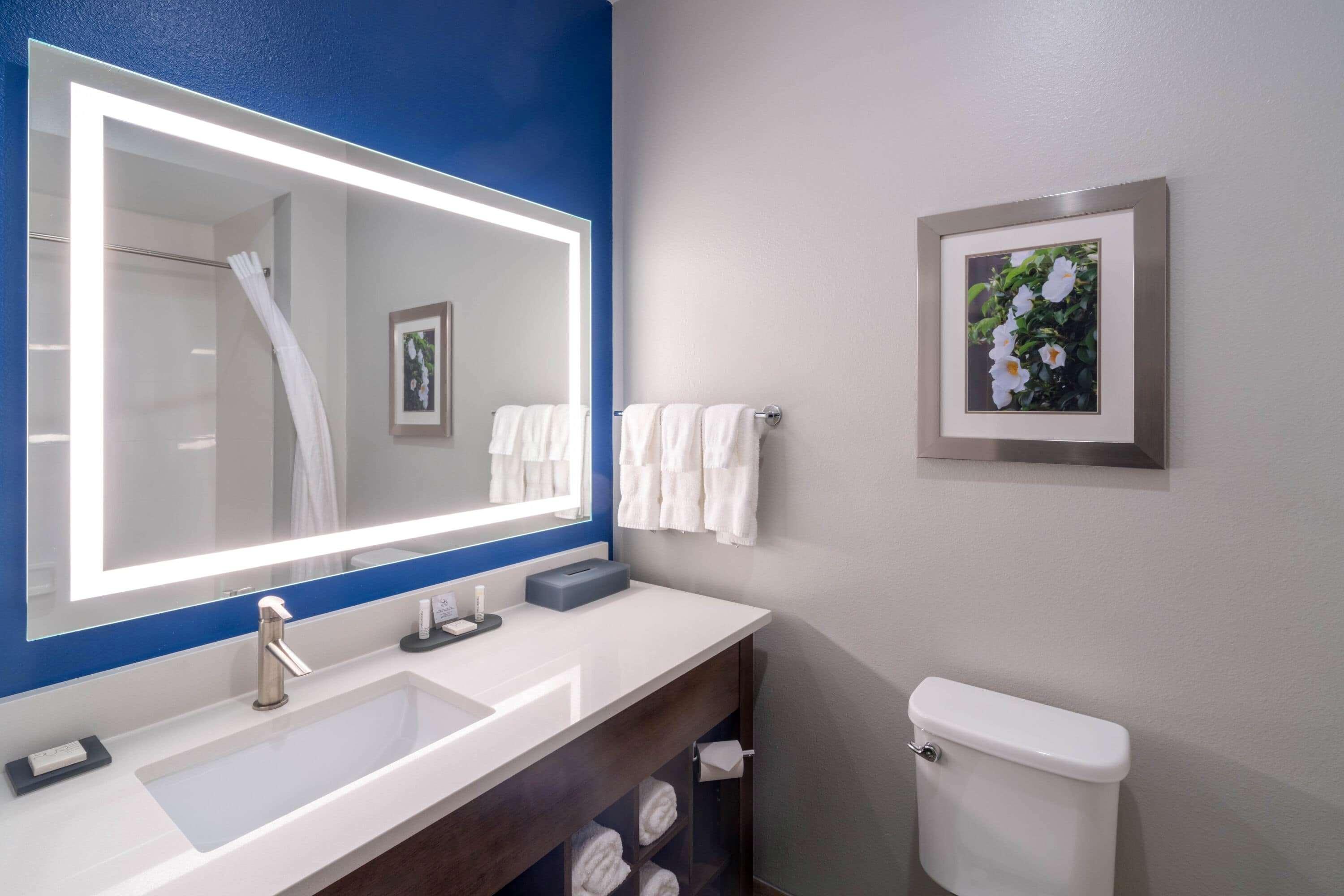 La Quinta Inn & Suites By Wyndham טיפטון מראה חיצוני תמונה