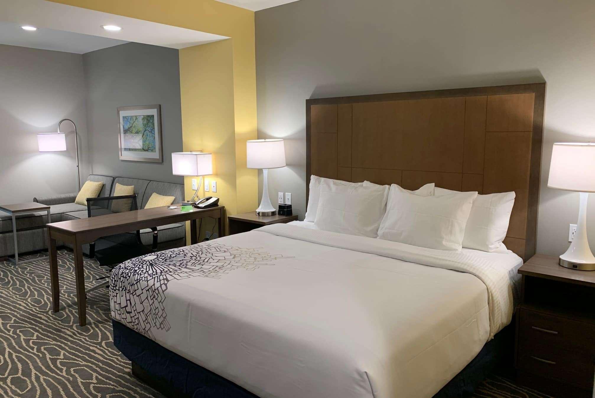 La Quinta Inn & Suites By Wyndham טיפטון מראה חיצוני תמונה