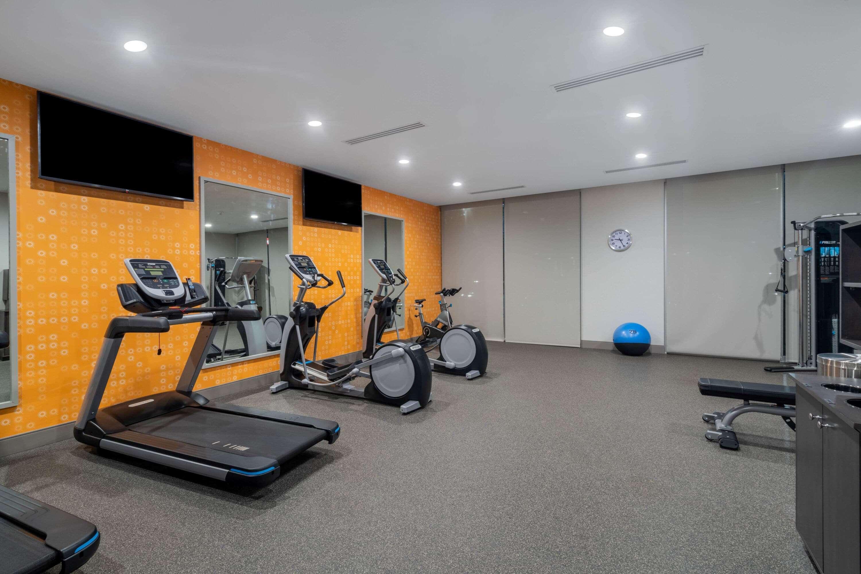 La Quinta Inn & Suites By Wyndham טיפטון מראה חיצוני תמונה