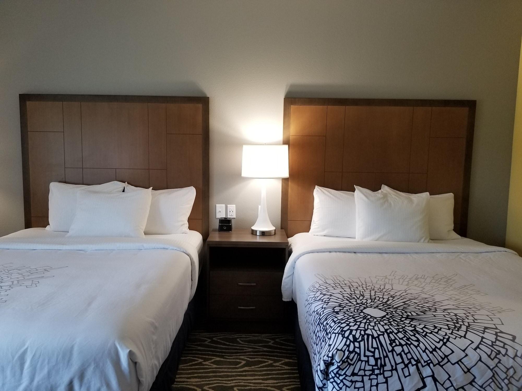 La Quinta Inn & Suites By Wyndham טיפטון מראה חיצוני תמונה
